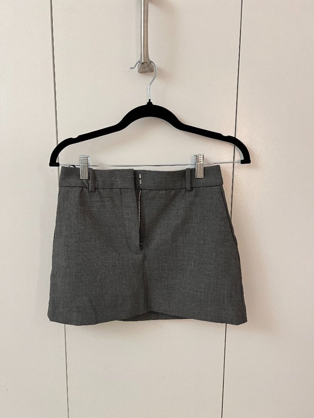 BABATON Aritizia Mini Skirt Gray Size 0- Tailored Shorter